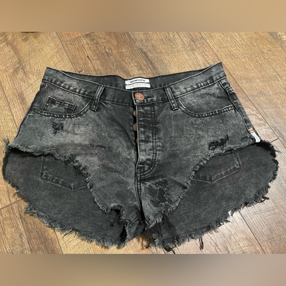 One teaspoon size 27 Jean shorts